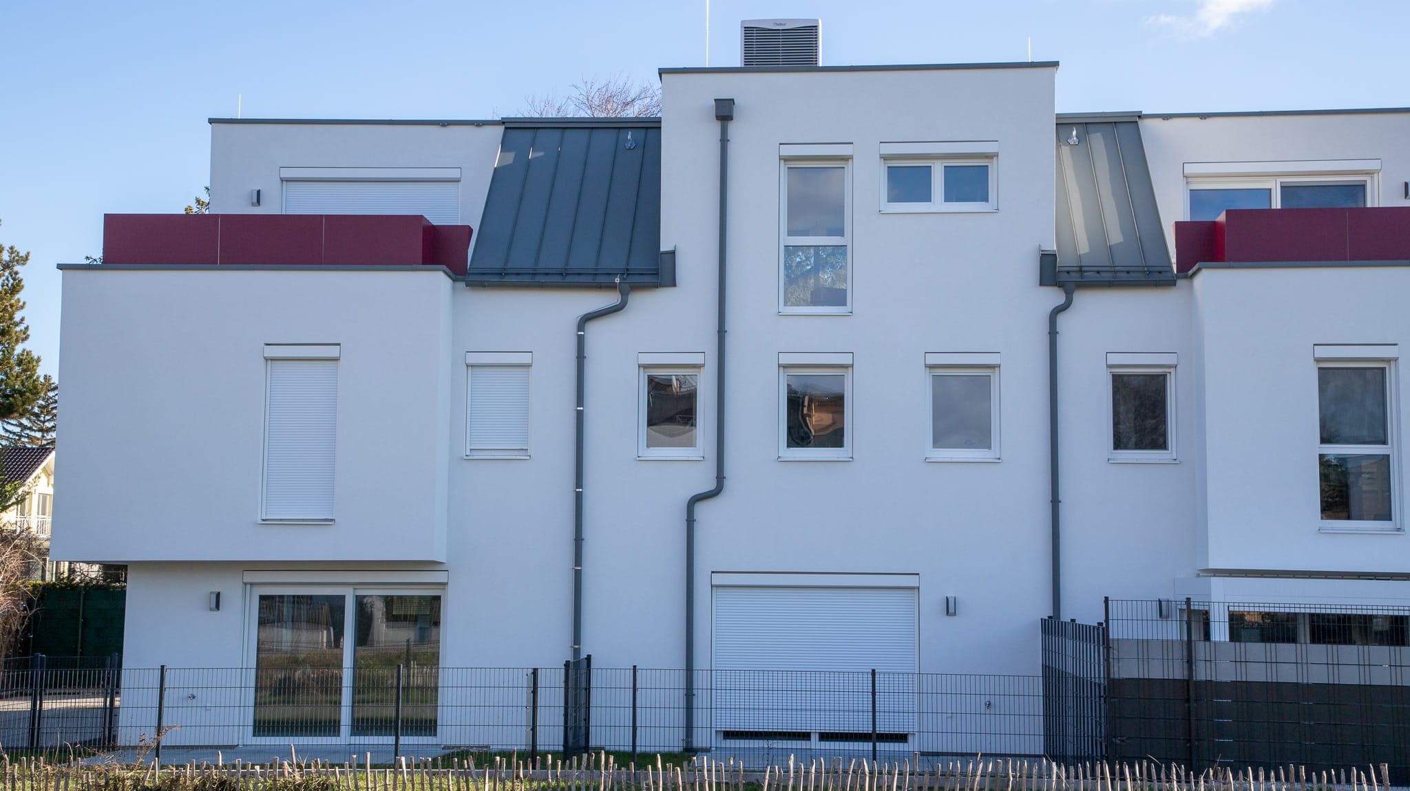 Titelbild von Hochwertige Reihenhäuser mit 4 – 5 Zimmern, Keller, Eigengarten, Dachterrasse und Parkplatz