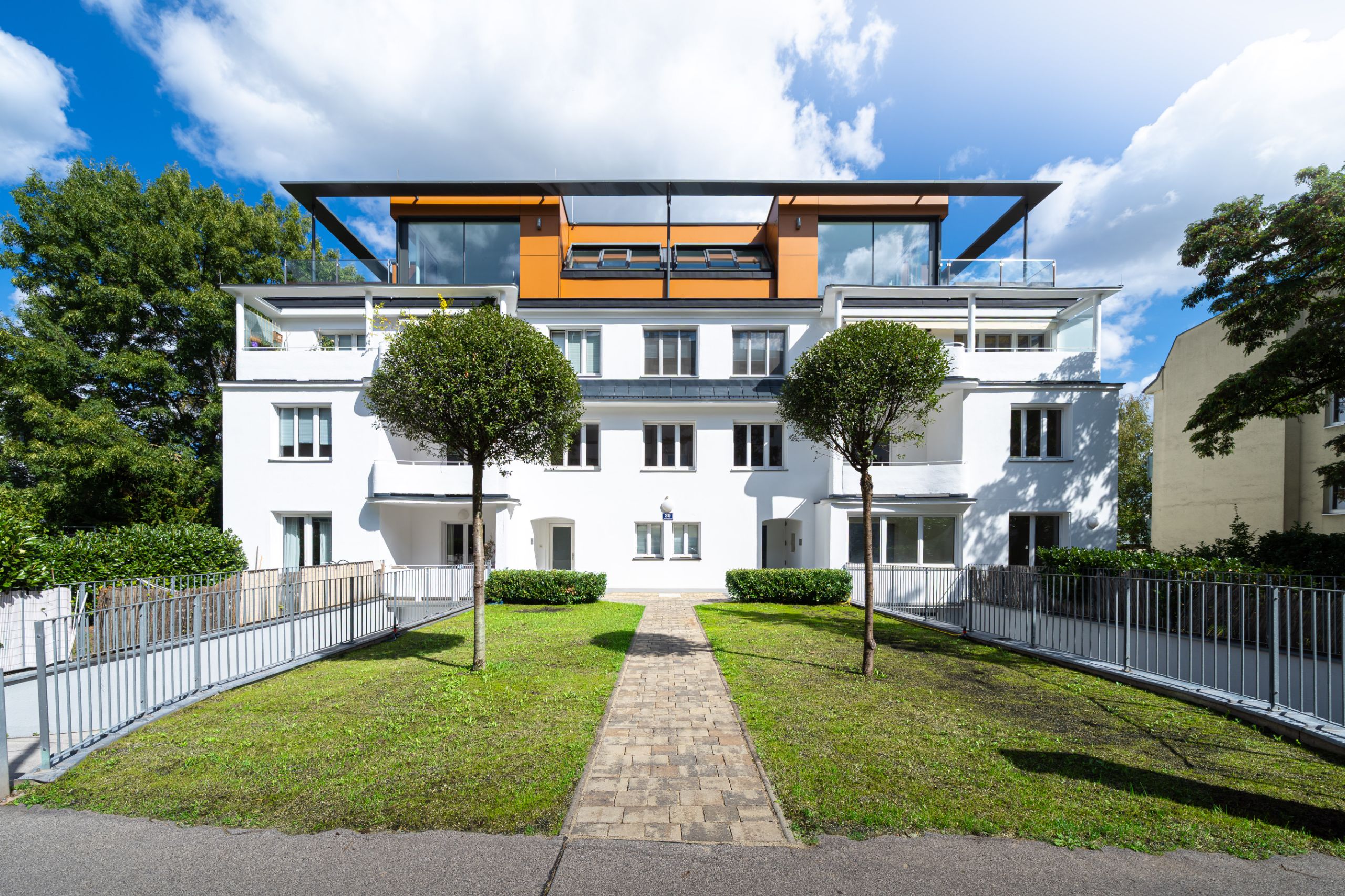 Titelbild von The Heights
